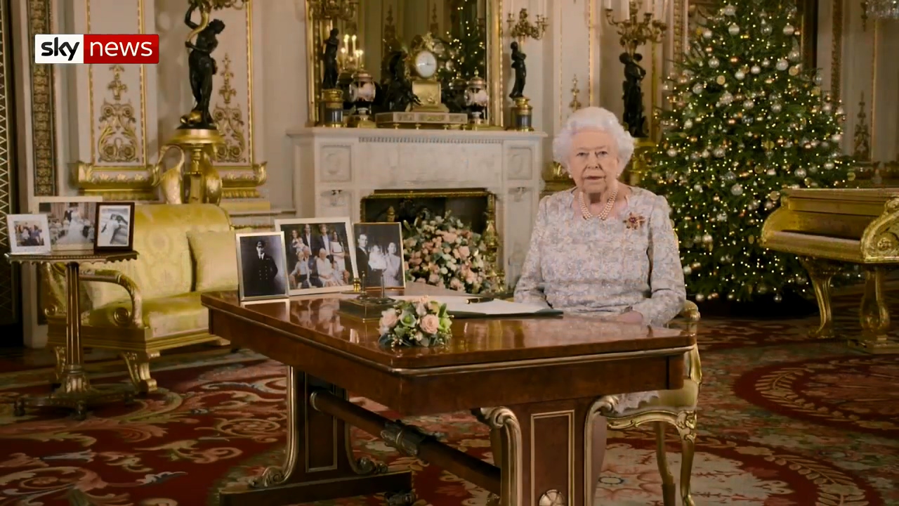 Watch the Queen's Christmas message in full.mp4_20190102_224322.988.jpg